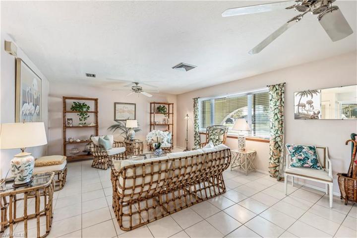 1438 N Larkwood SQ, FORT MYERS FL 33919
