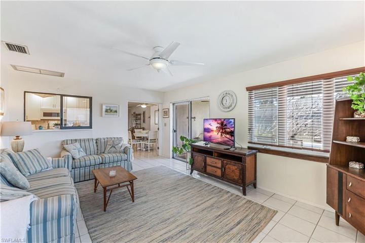 1438 N Larkwood SQ, FORT MYERS FL 33919