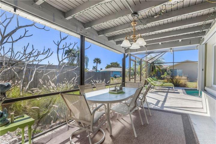1438 N Larkwood SQ, FORT MYERS FL 33919