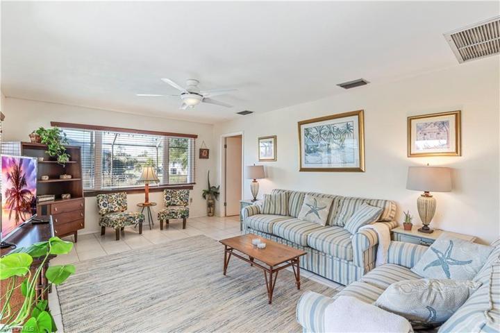 1438 N Larkwood SQ, FORT MYERS FL 33919