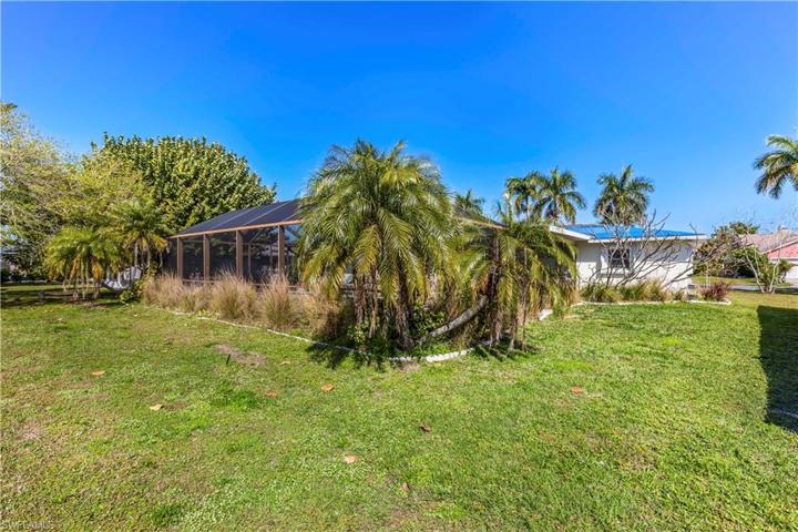 1438 N Larkwood SQ, FORT MYERS FL 33919