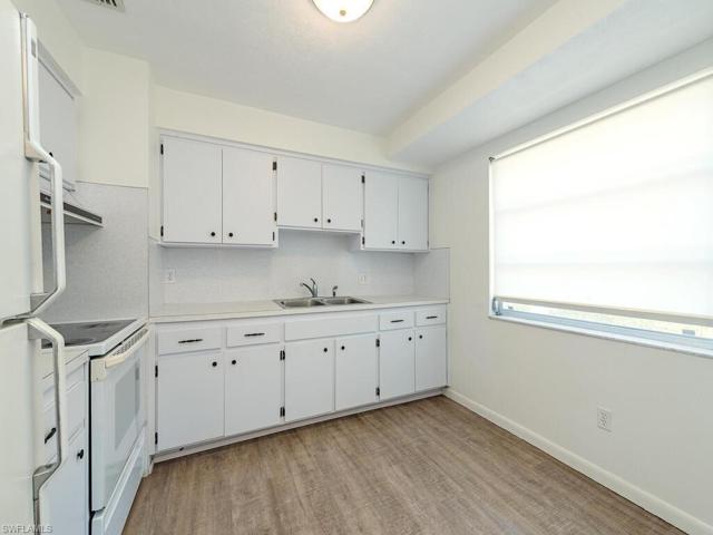 1055 13th ST N, NAPLES FL 34102