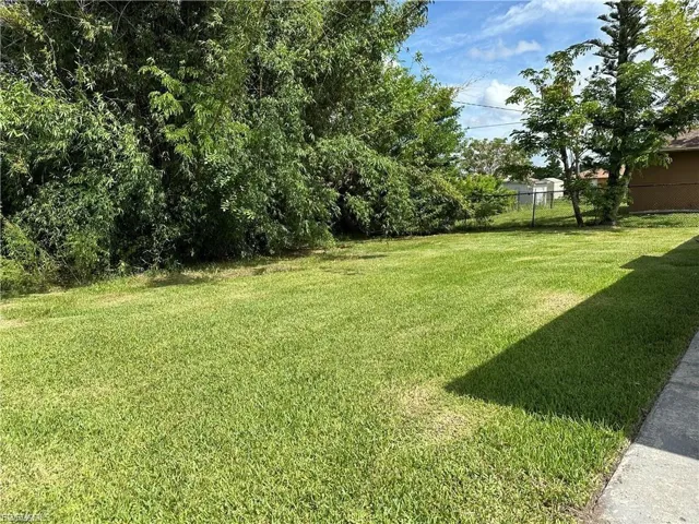 8 Roanoke Dr, Fort Myers, Florida 33905