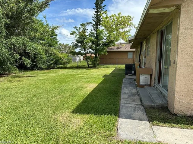 8 Roanoke Dr, Fort Myers, Florida 33905