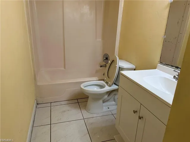 8 Roanoke Dr, Fort Myers, Florida 33905