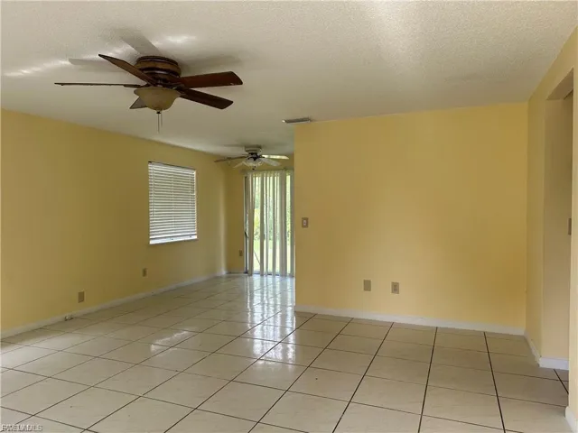 8 Roanoke Dr, Fort Myers, Florida 33905