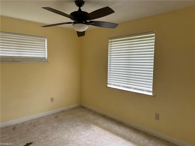 8 Roanoke Dr, Fort Myers, Florida 33905