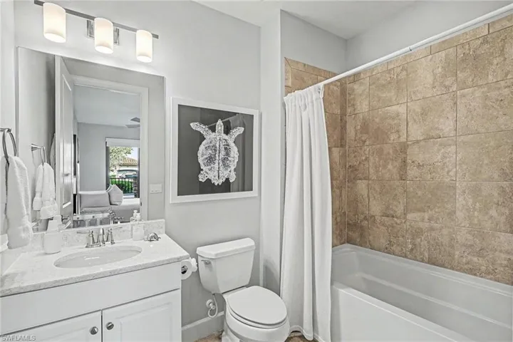 Guest bedroom ensuite bathroom