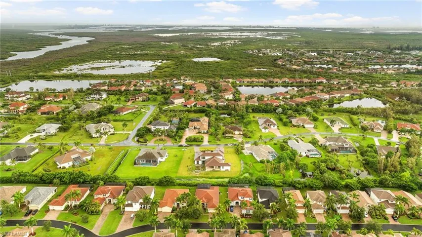 Large lot (approx 1 Acre) in neighborhood of large custom homes