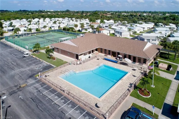 Community Amenities Pre-Hurricane Ian