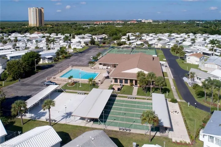Community Amenities Pre-Hurricane Ian