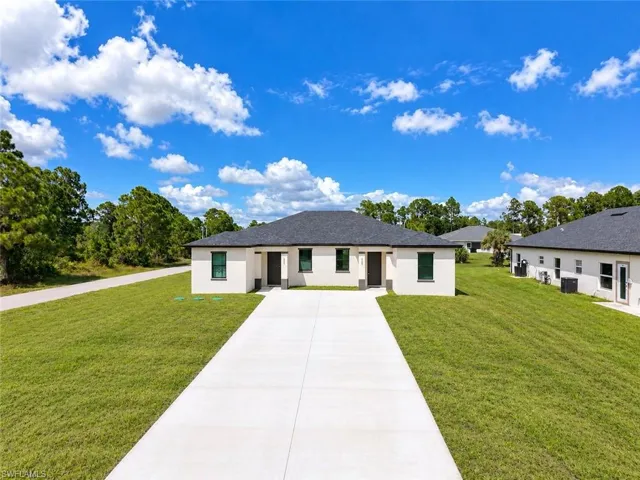 1103/1105 Dean St E, Lehigh Acres, Florida 33974