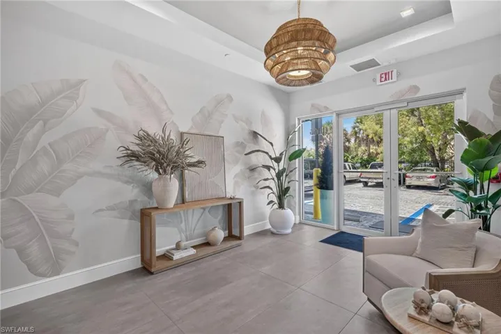 1165 8th St S #201, Naples, Florida 34102