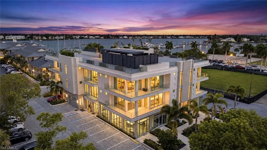 1165 8th St S #201, Naples, Florida 34102
