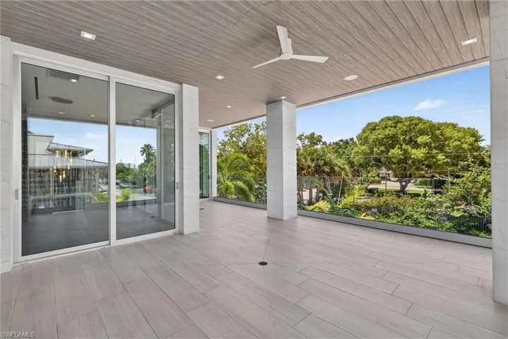 1165 8th St S #201, Naples, Florida 34102