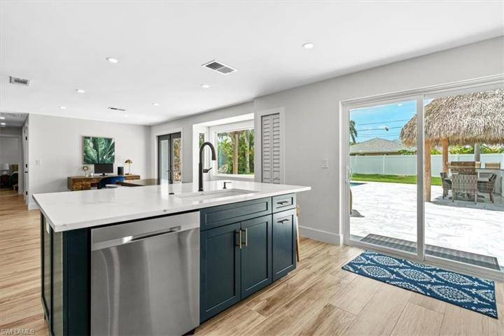 769  97th N AVE, Naples, FL 34108
