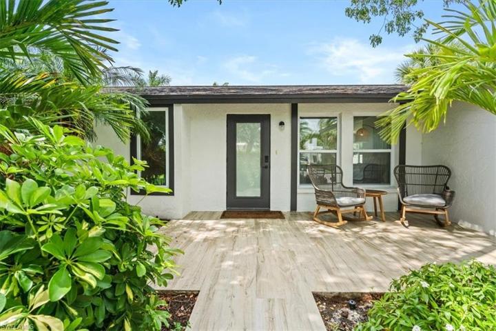 769  97th N AVE, Naples, FL 34108