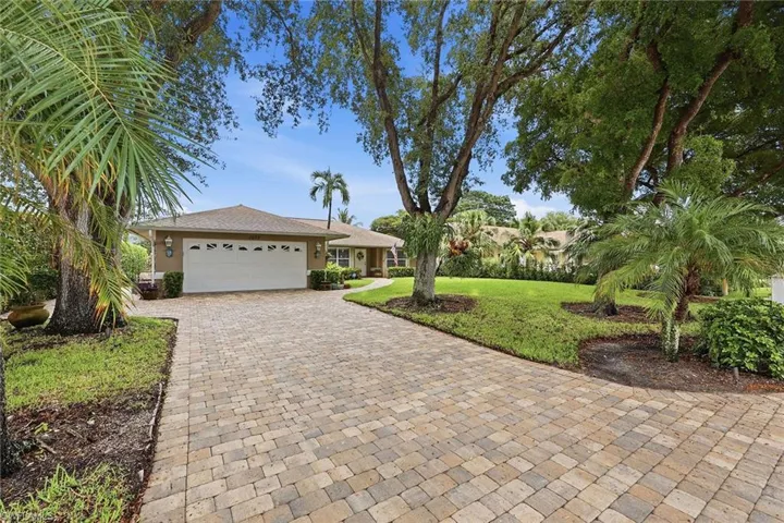 1073 Alhambra Cir, Naples, Florida 34103