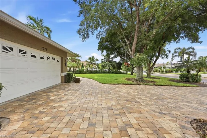 1073 Alhambra Cir, Naples, Florida 34103