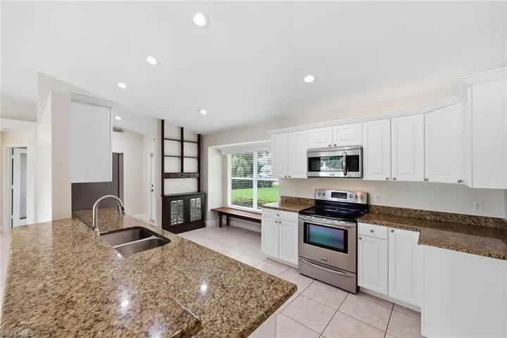 1073 Alhambra Cir, Naples, Florida 34103