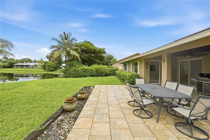 1073 Alhambra Cir, Naples, Florida 34103