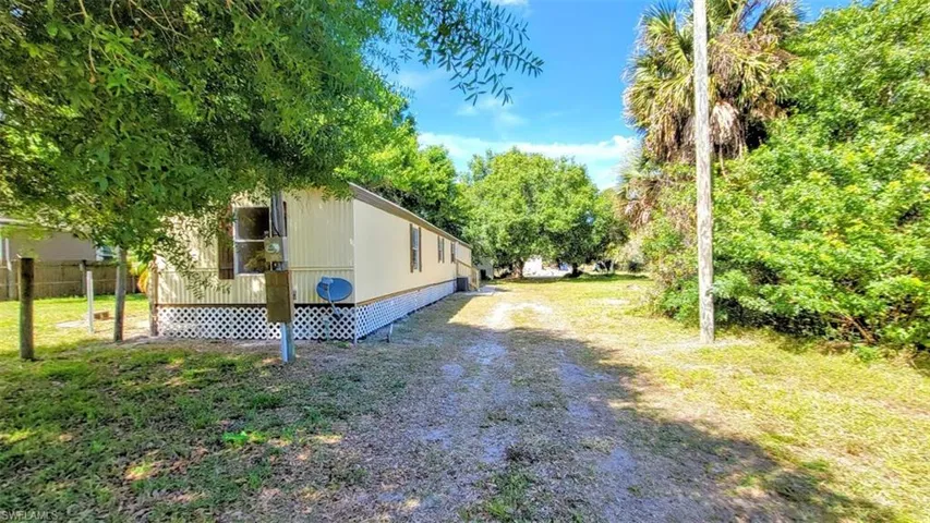 1078 Charles St.Moore Haven, FL 33471