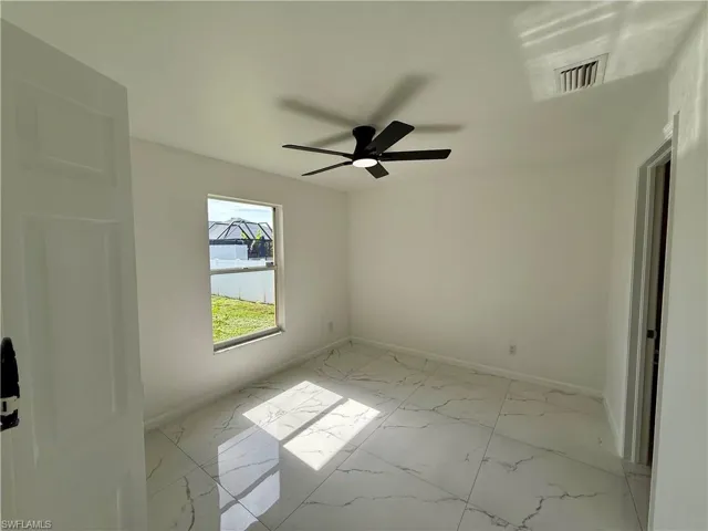 2209 Ne 9th Ave, Cape Coral, Florida 33909