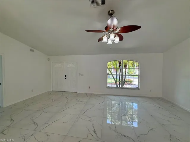 2209 Ne 9th Ave, Cape Coral, Florida 33909