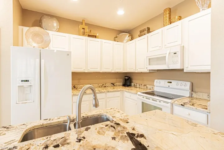 9641 Spanish Moss Way 4011, Bonita Springs, Florida 34135