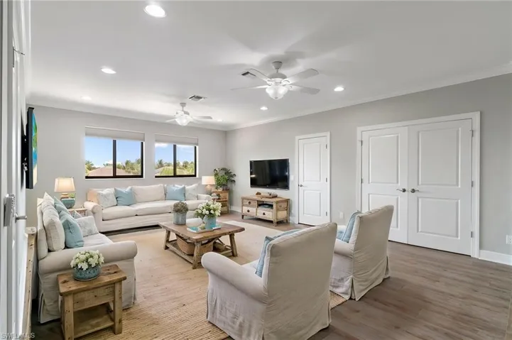 4437 Tamarind Way, Naples, Florida 34119