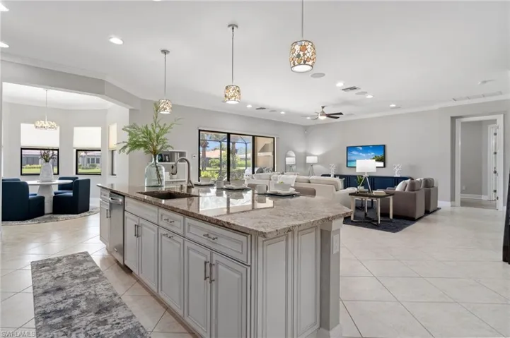 4437 Tamarind Way, Naples, Florida 34119