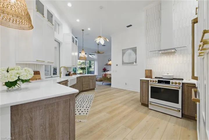 8920  Lely Island  CIR, Naples, FL 34113