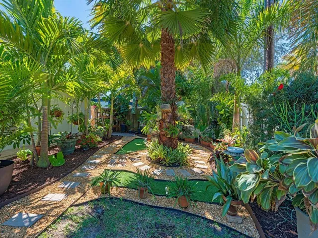 23 Knights Bridge Rd A54, Naples, Florida 34112