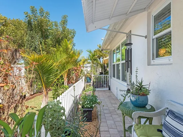 23 Knights Bridge Rd A54, Naples, Florida 34112