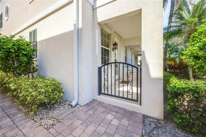 8027  Sorrento  LN, Naples, FL 34114