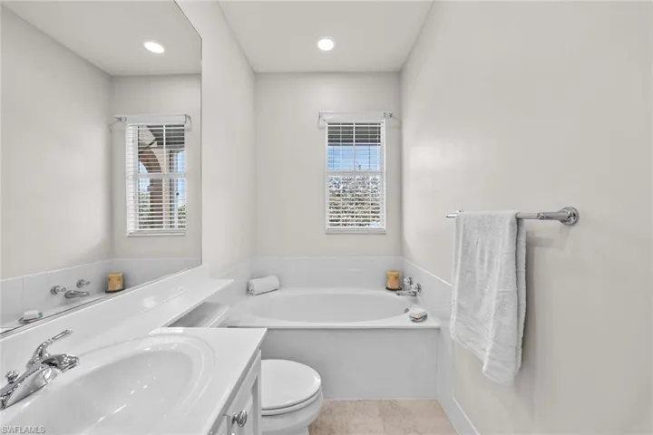 8027  Sorrento  LN, Naples, FL 34114