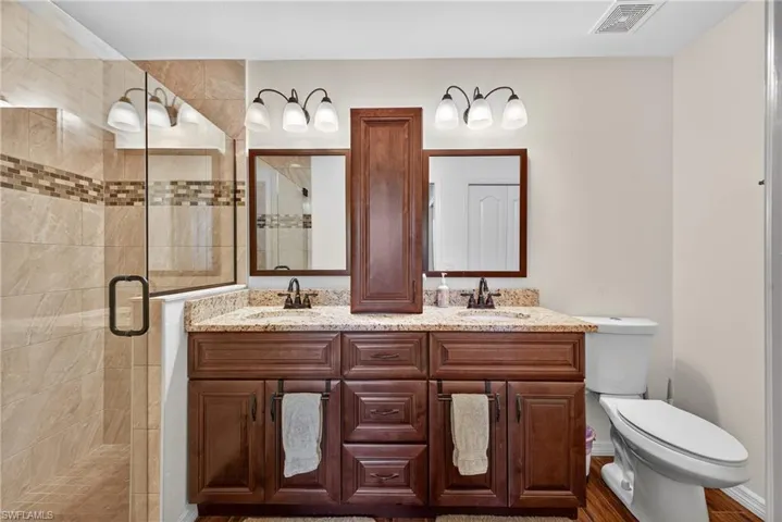 master bathroom, dual sinks