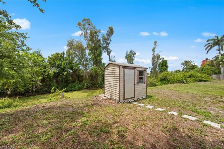 8484  Buena Vista  RD, Fort Myers, FL 33967