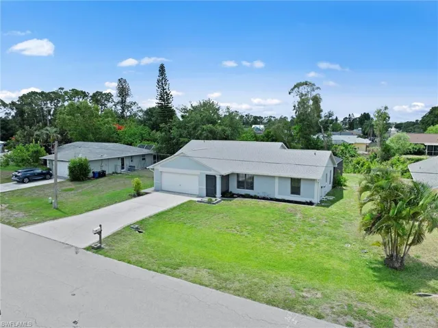 8484  Buena Vista  RD, Fort Myers, FL 33967