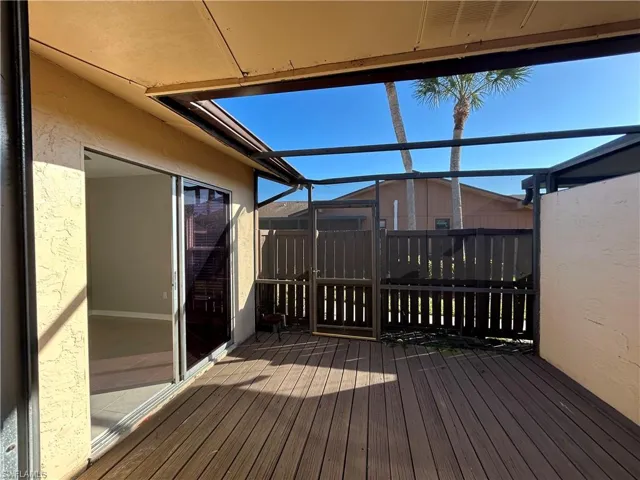 Walk out screen lanai from master and guest room