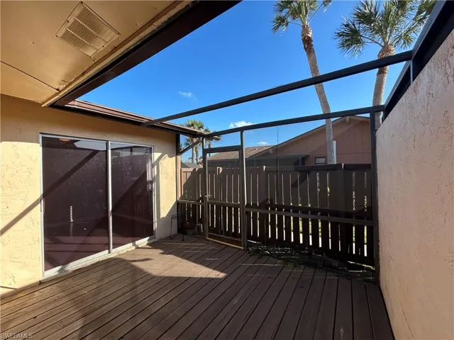 Walk out screen lanai from master and guest room