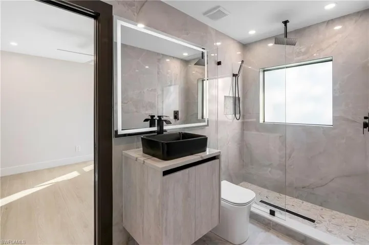 5105 Berkeley Dr, Naples, Florida 34112