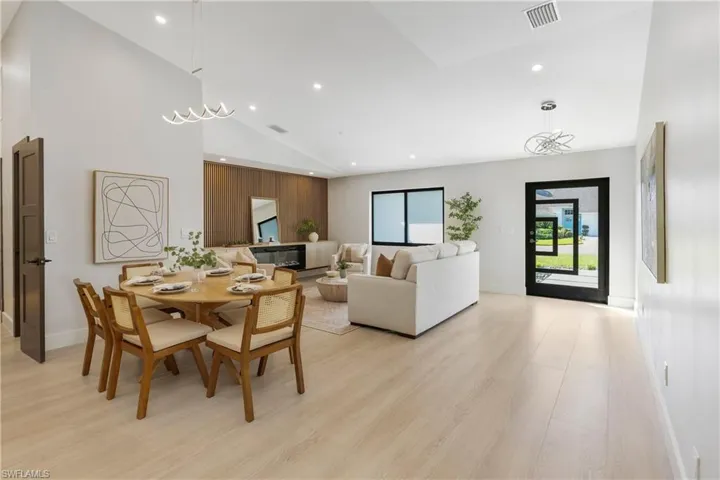 5105 Berkeley Dr, Naples, Florida 34112