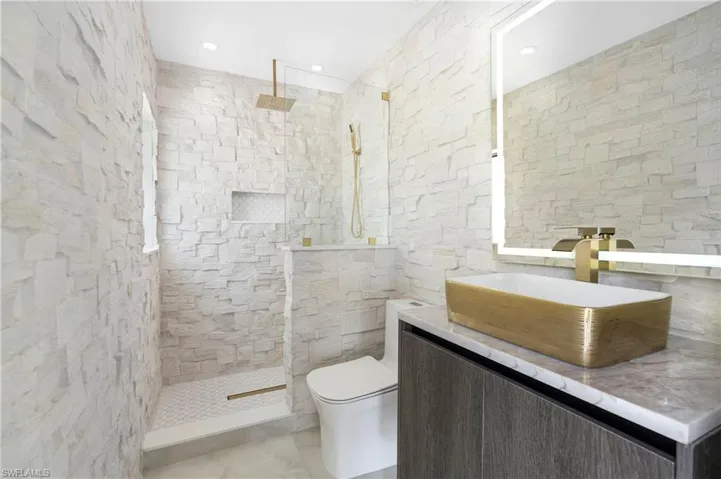 5105 Berkeley Dr, Naples, Florida 34112