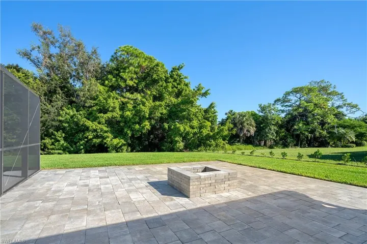5105 Berkeley Dr, Naples, Florida 34112