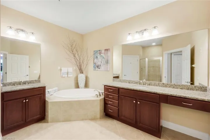 9532  Ironstone  TER, Naples, FL 34120