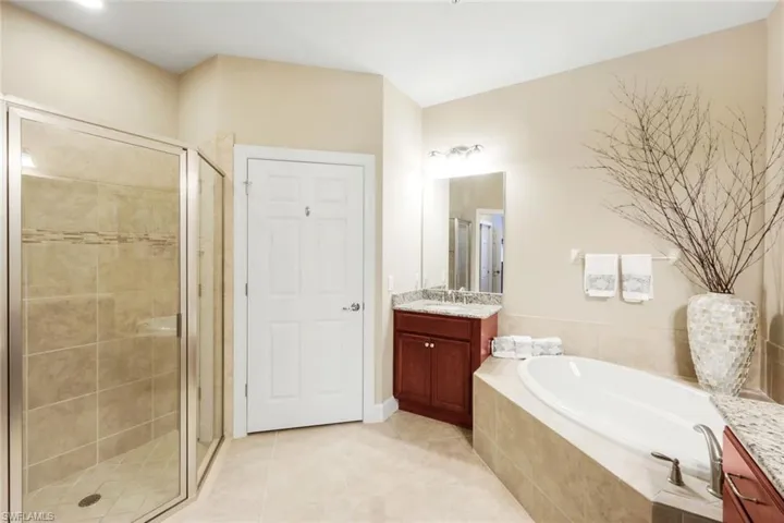 9532  Ironstone  TER, Naples, FL 34120