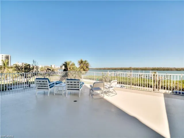RARE extended lanai right out from your private balcony