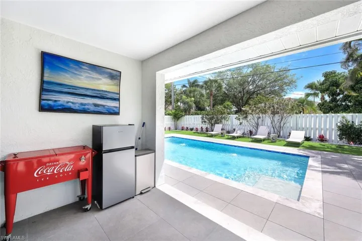 596 105th Ave N, Naples, Florida 34108