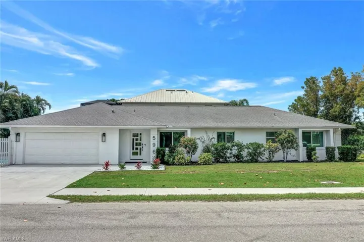 596 105th Ave N, Naples, Florida 34108